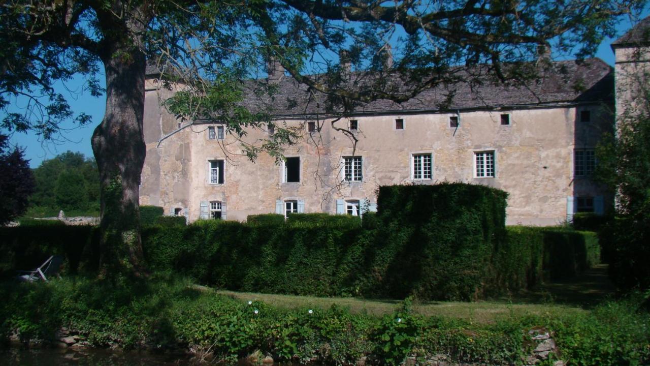 Chateau D'Ozenay Bed & Breakfast Exterior photo